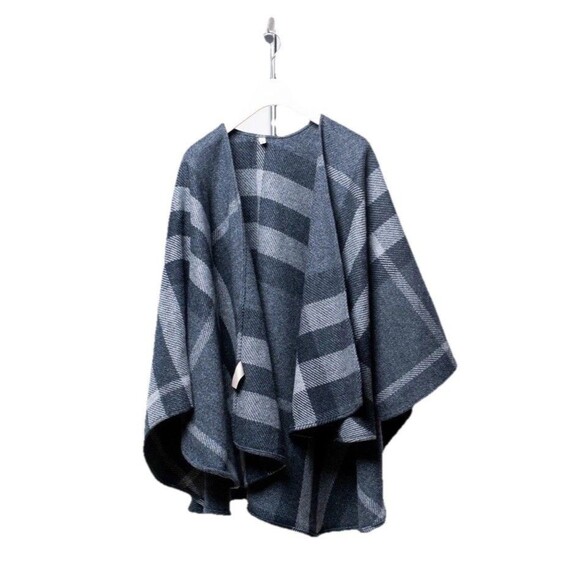 AUTHENTIC BURBERRY GRAY NOVA CHECK  WOOL CAPE PONCHO SHAWL OS - Picture 1 of 14